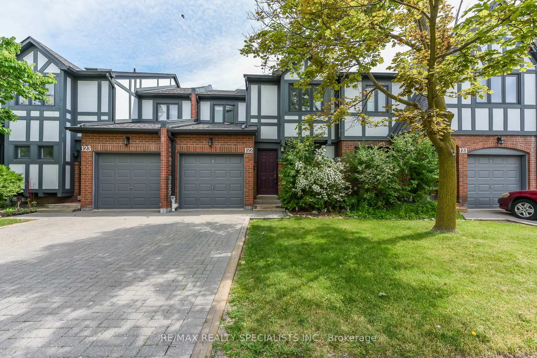 Front of Unit 122, 3050 Orleans Road