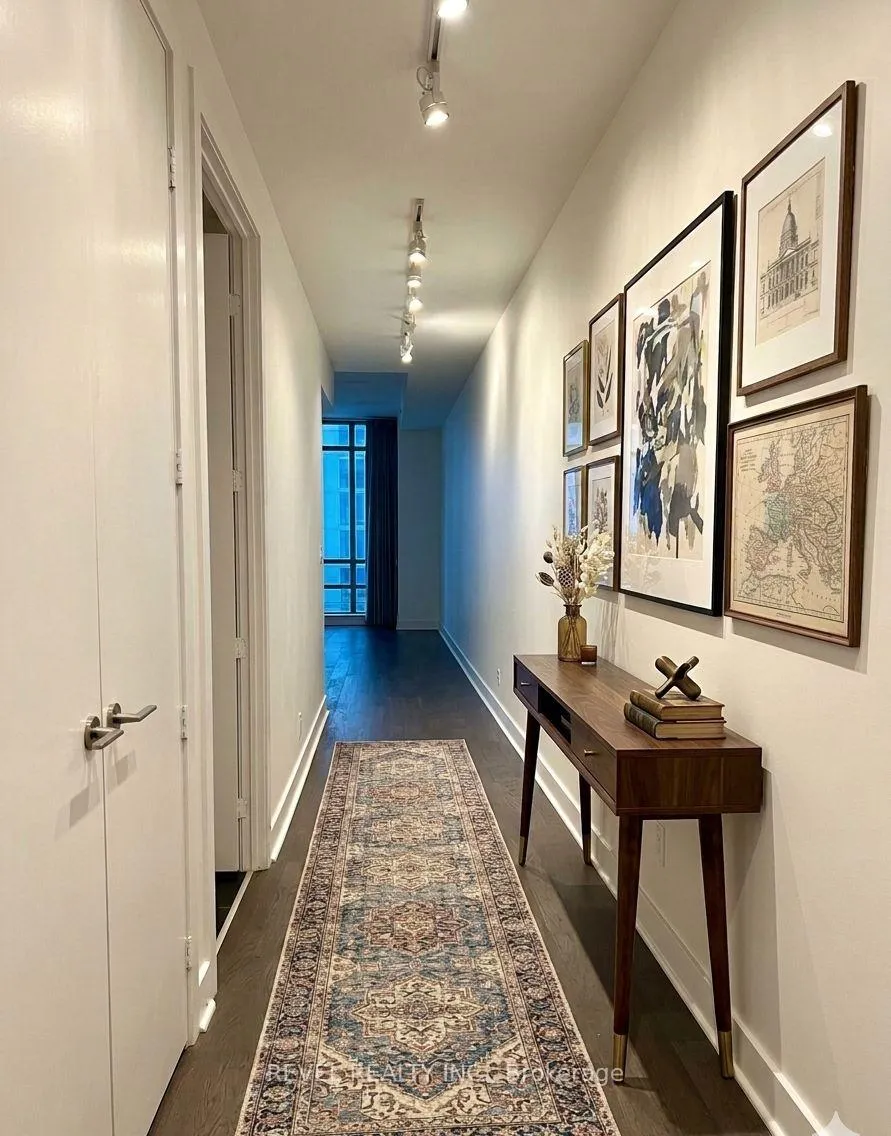 Front of Unit 318, 399 Adelaide Street W