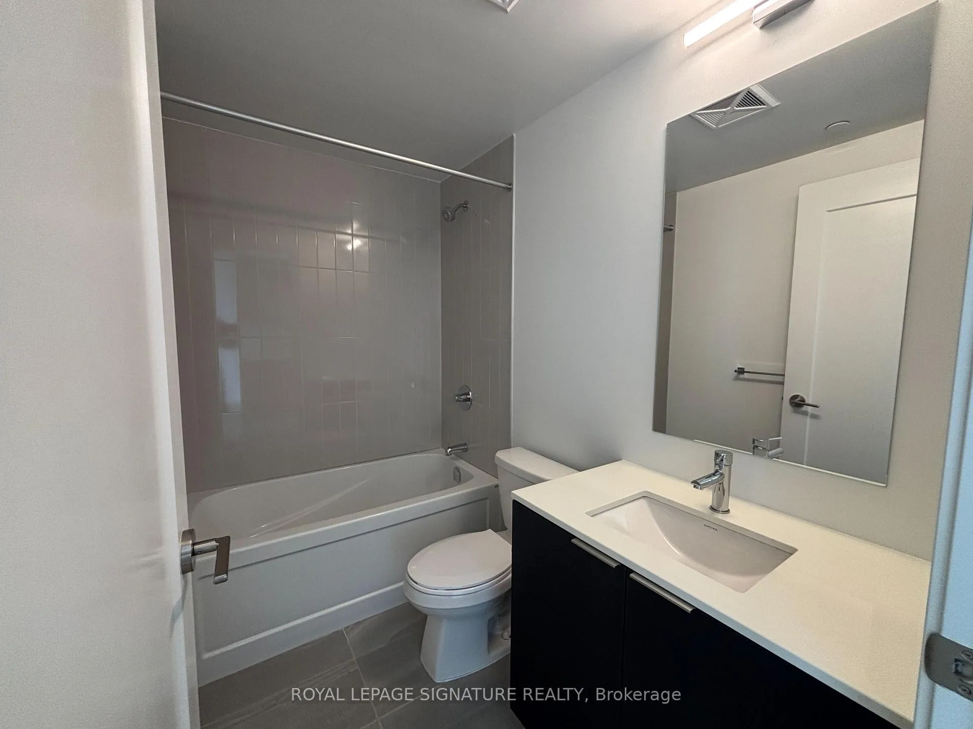 Photo 12 of 15 Skyridge Drive, Brampton, Bram East — HOMEH