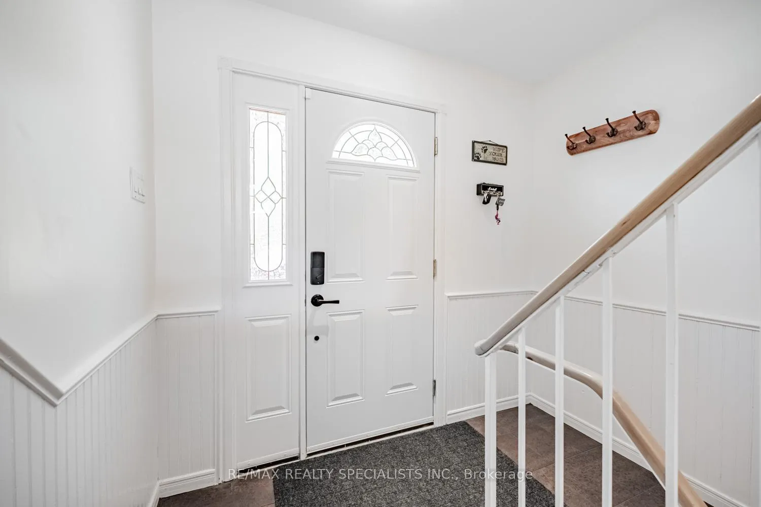 Photo 4 of Unit 13, 1055 Shawnmarr Road, Mississauga, Port Credit — HOMEH