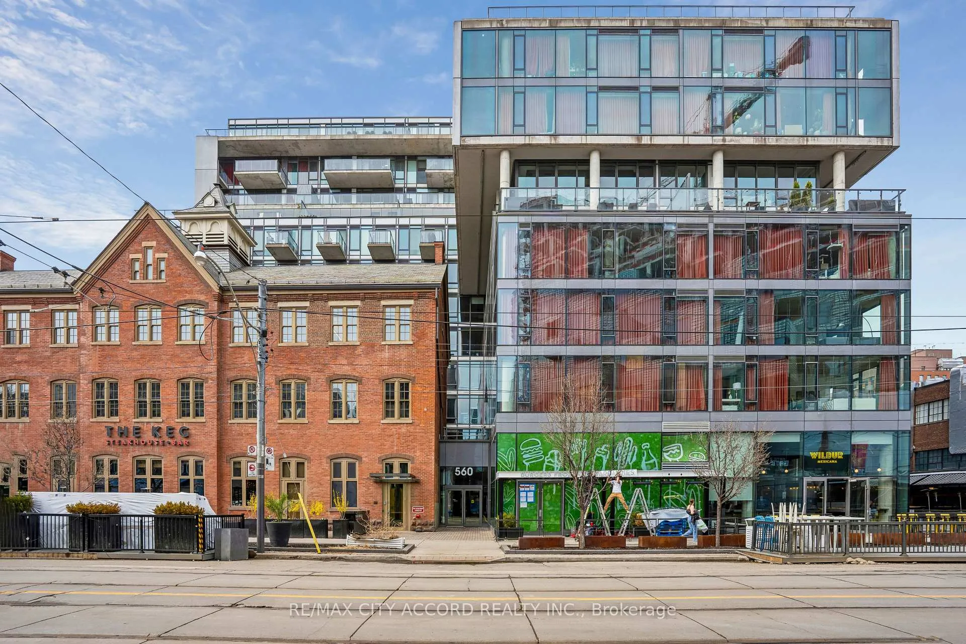 Front of Unit 718, 560 King Street W