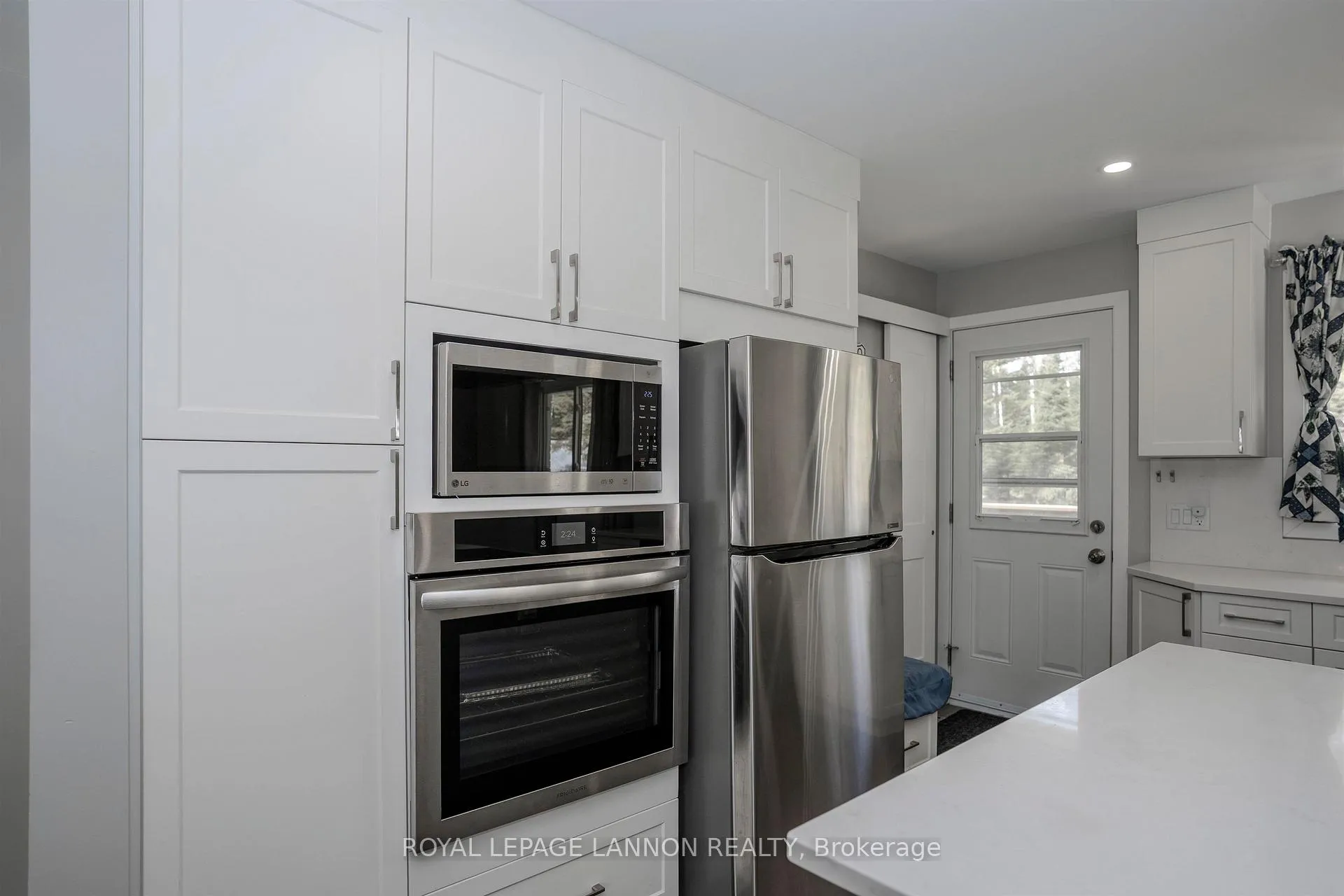 Photo 5 of 2190 Oliver Road, Thunder Bay, McIntyre South — HOMEH