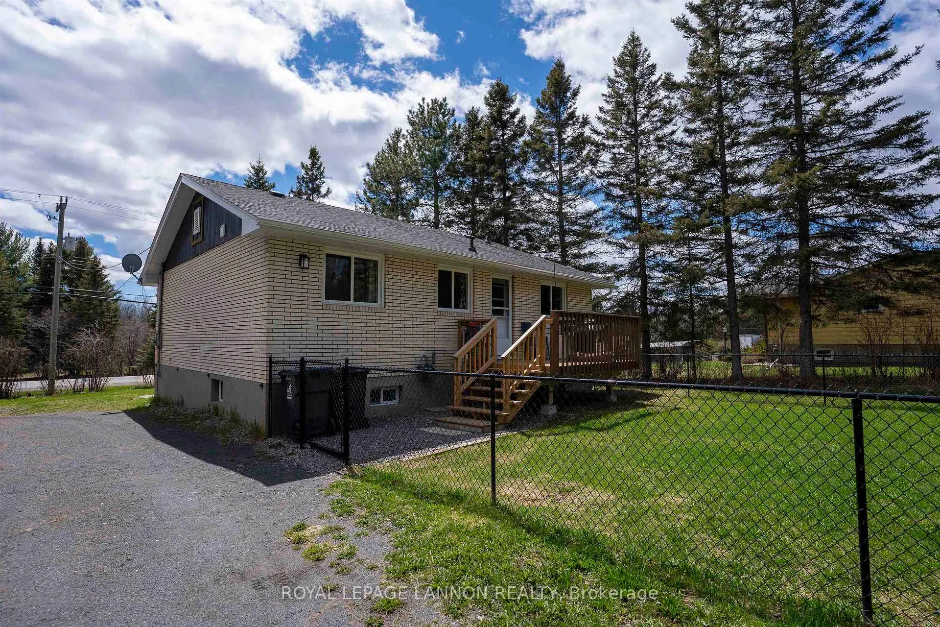Photo 30 of 2190 Oliver Road, Thunder Bay, McIntyre South — HOMEH