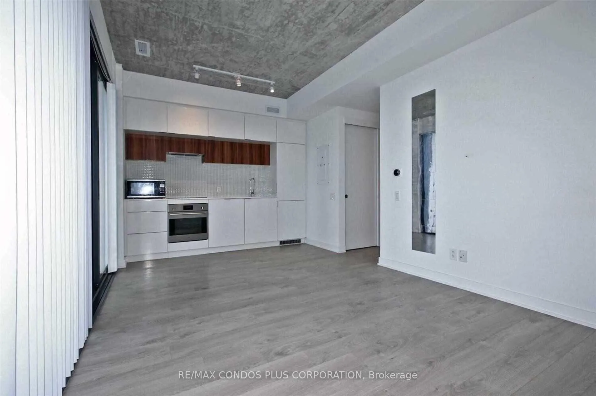 Photo 3 of Unit 1504, 185 Roehampton Avenue, Toronto, Mount Pleasant West — HOMEH