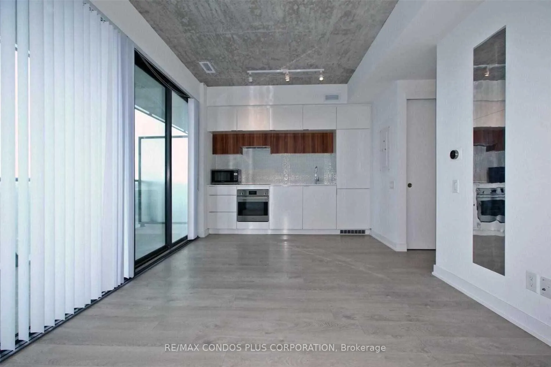Photo 4 of Unit 1504, 185 Roehampton Avenue, Toronto, Mount Pleasant West — HOMEH