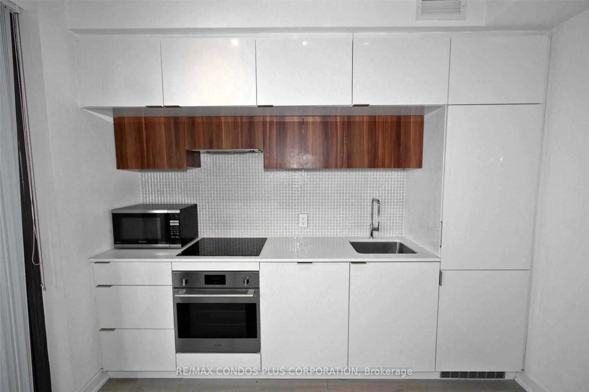 Photo 5 of Unit 1504, 185 Roehampton Avenue, Toronto, Mount Pleasant West — HOMEH