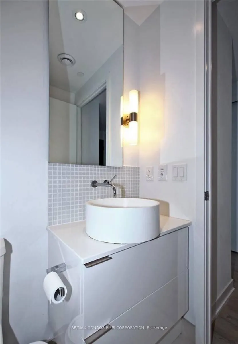 Photo 11 of Unit 1504, 185 Roehampton Avenue, Toronto, Mount Pleasant West — HOMEH