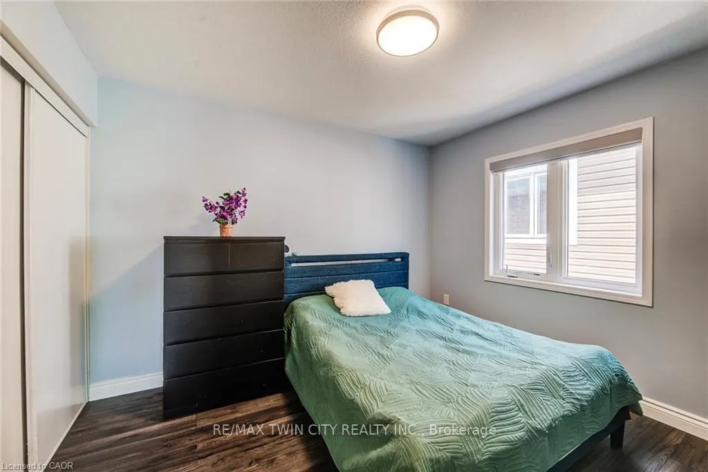 Photo 31 of 231 Falling Green Crescent, Kitchener — HOMEH