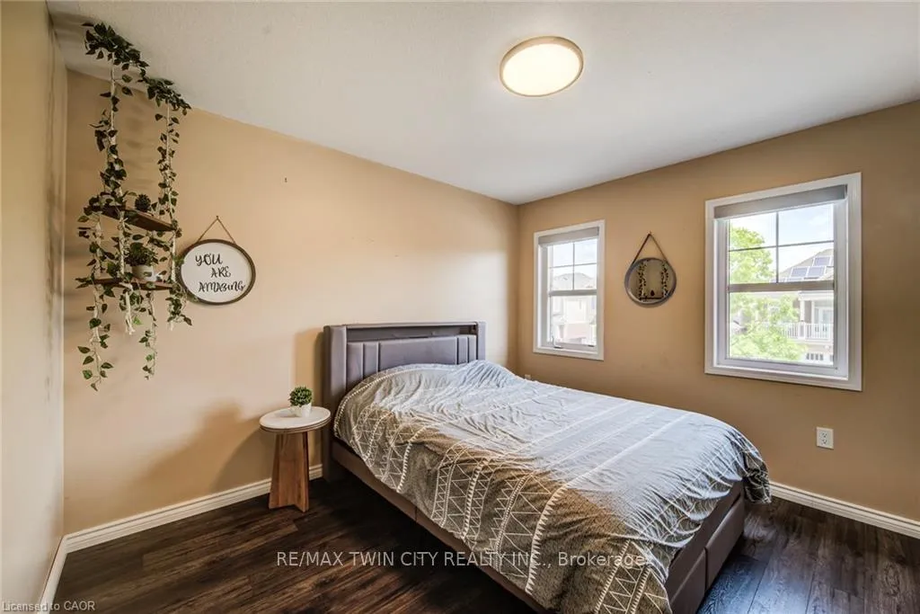 Photo 32 of 231 Falling Green Crescent, Kitchener — HOMEH