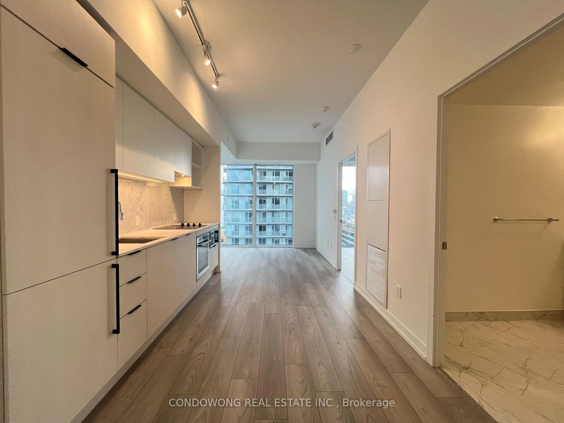 Front of Unit 2515, 82 Dalhousie Street