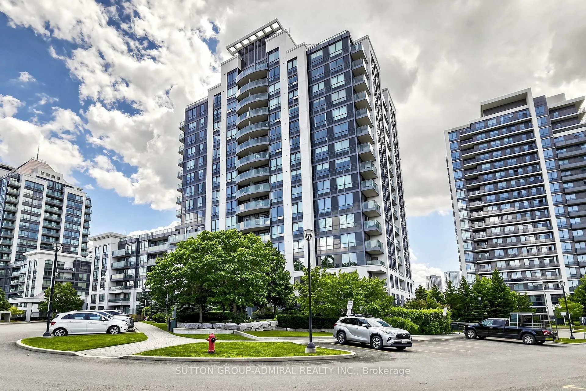 Photo 1 of Unit 202, 30 North Park Road, Vaughan, Beverley Glen — HOMEH