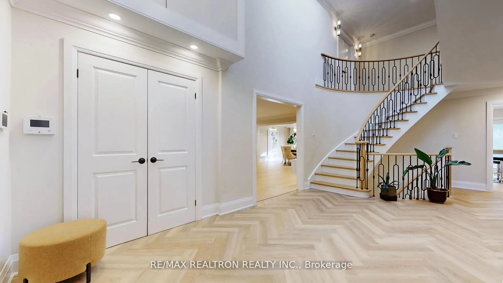 Photo 6 of 1 Whitelaw Court, Markham, Grandview — HOMEH