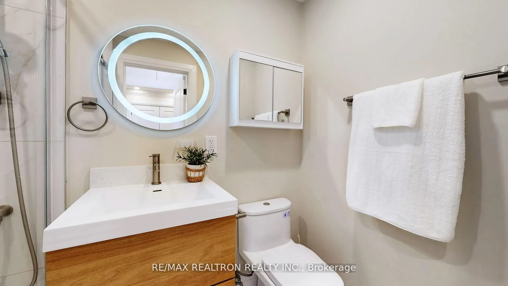 Photo 23 of 1 Whitelaw Court, Markham, Grandview — HOMEH