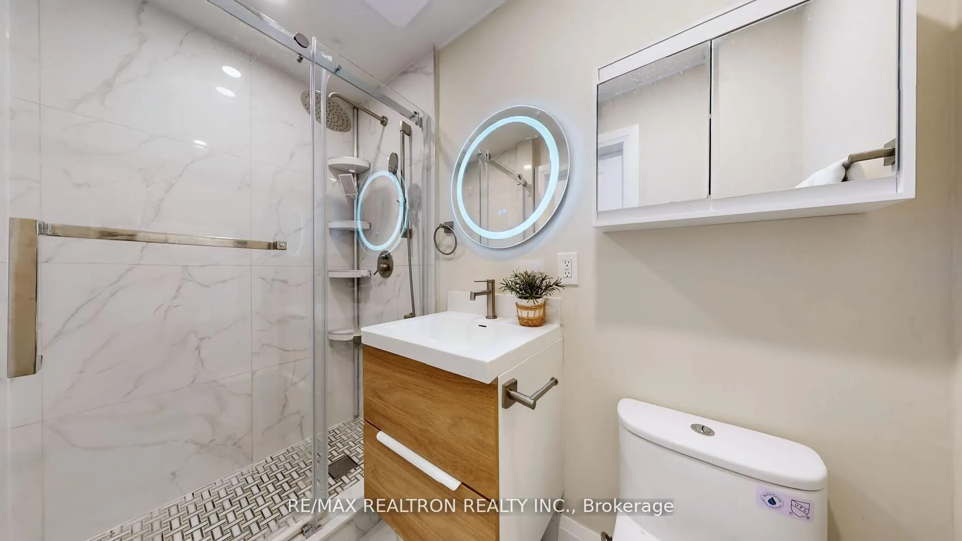 Photo 24 of 1 Whitelaw Court, Markham, Grandview — HOMEH