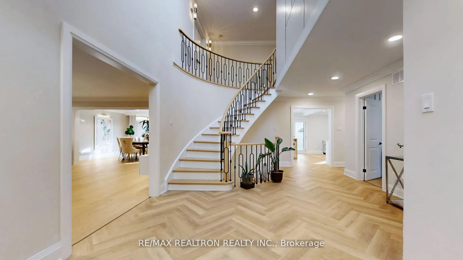 Photo 25 of 1 Whitelaw Court, Markham, Grandview — HOMEH