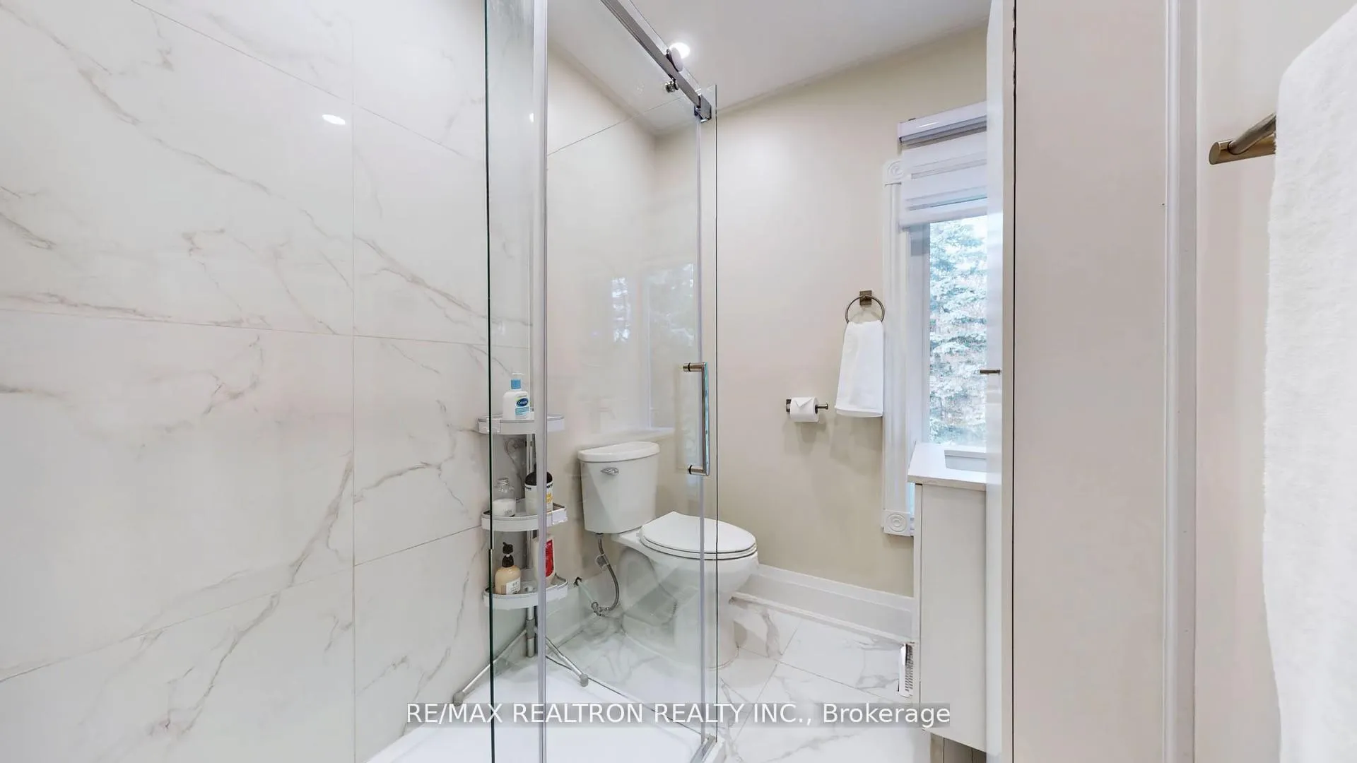 Photo 37 of 1 Whitelaw Court, Markham, Grandview — HOMEH