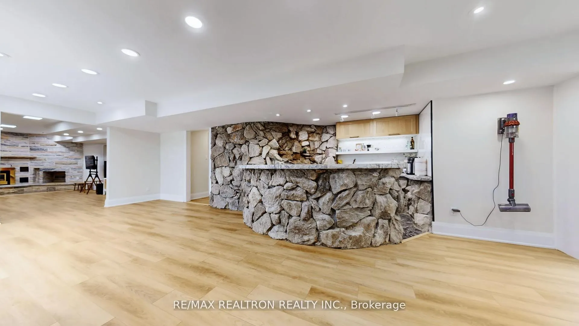 Photo 44 of 1 Whitelaw Court, Markham, Grandview — HOMEH