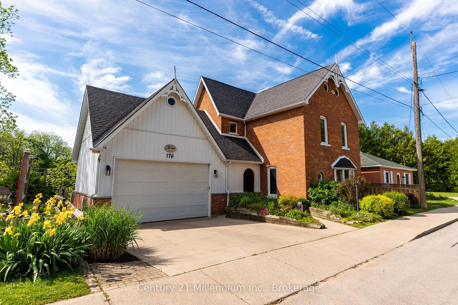 Photo 2 of 176 5th A Street E, Owen Sound — HOMEH