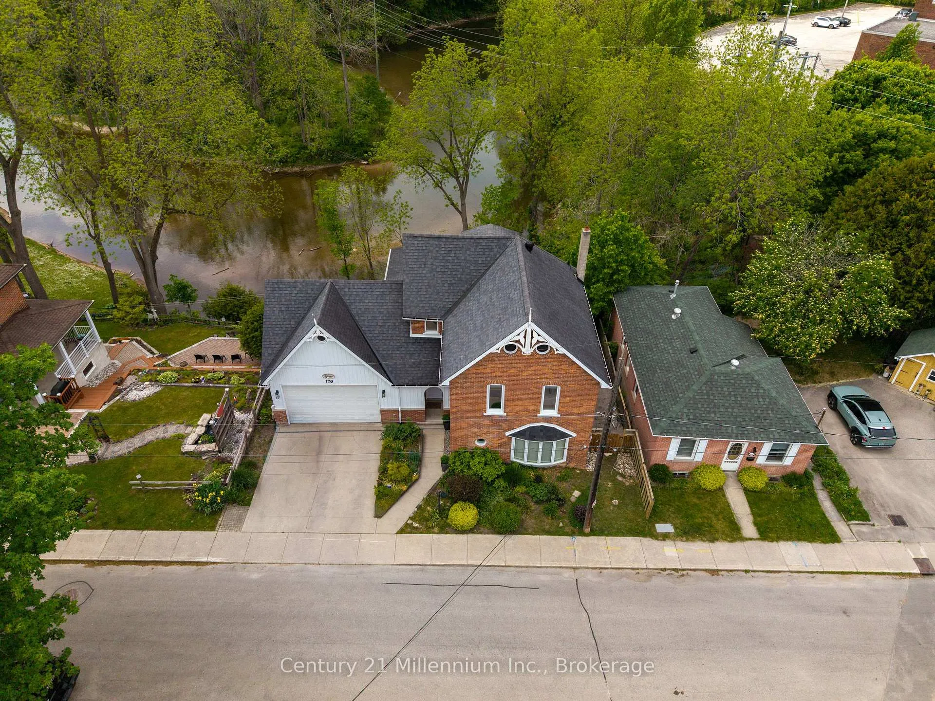 Photo 4 of 176 5th A Street E, Owen Sound — HOMEH
