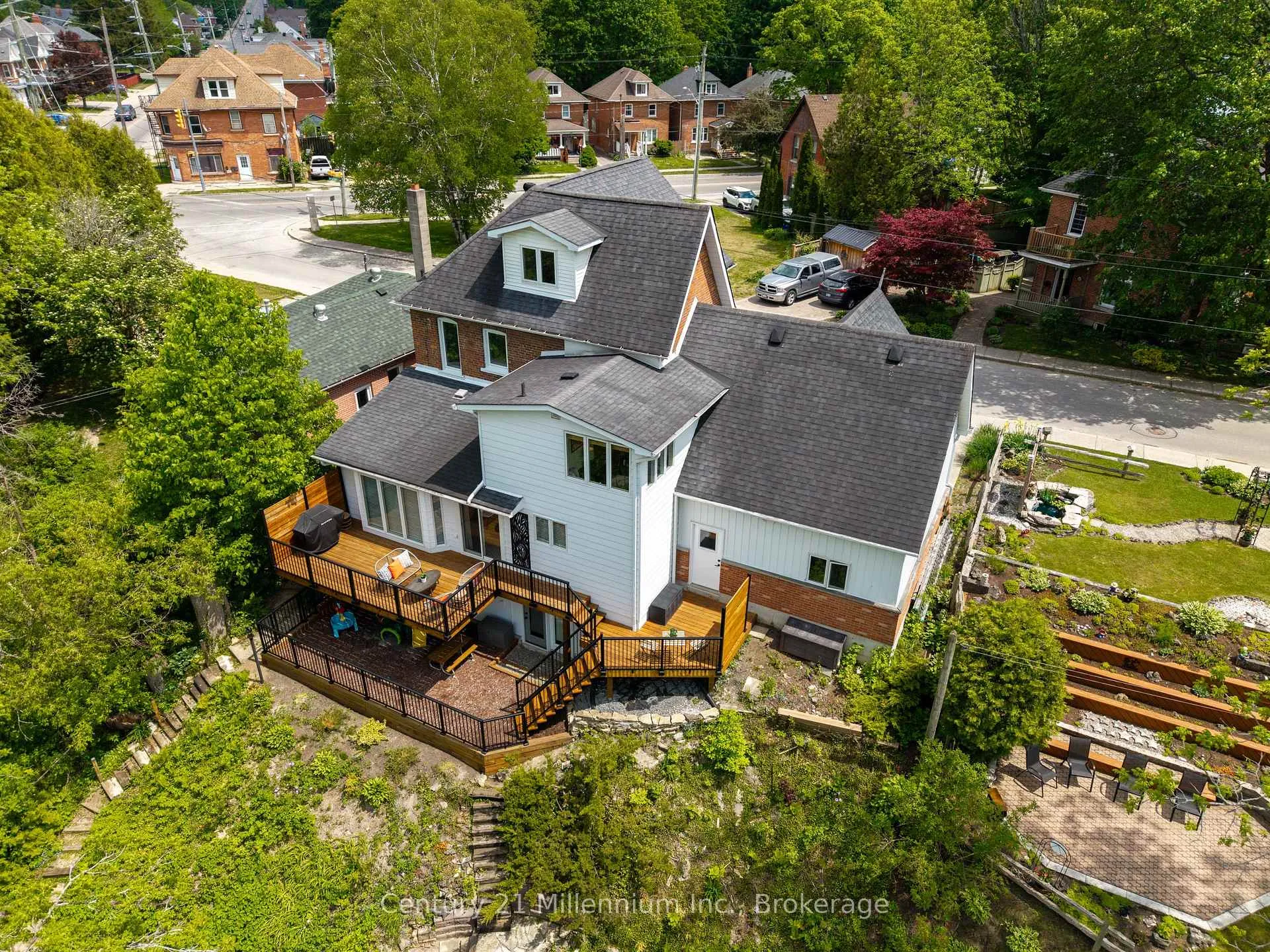 Photo 6 of 176 5th A Street E, Owen Sound — HOMEH