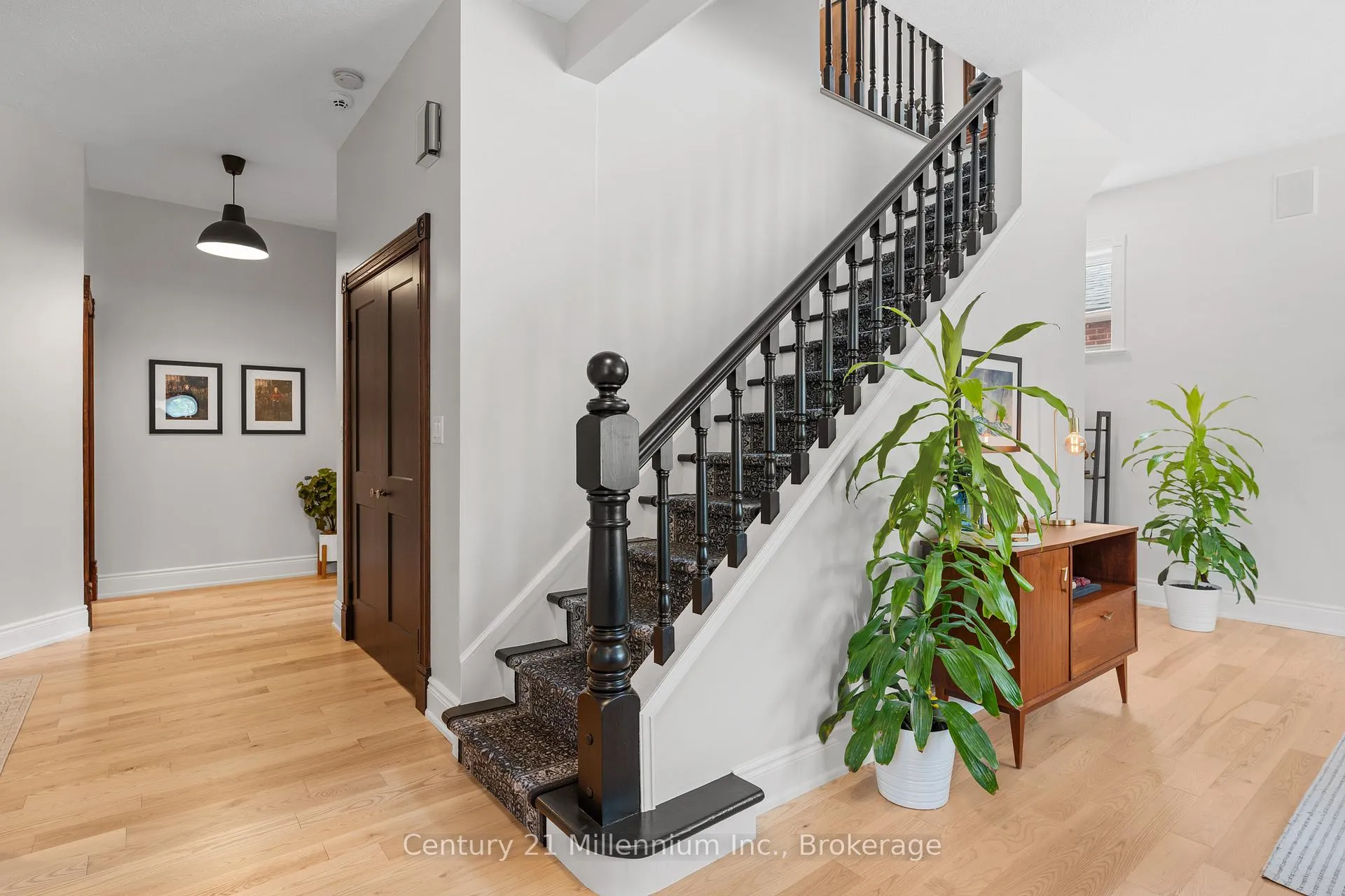 Photo 9 of 176 5th A Street E, Owen Sound — HOMEH