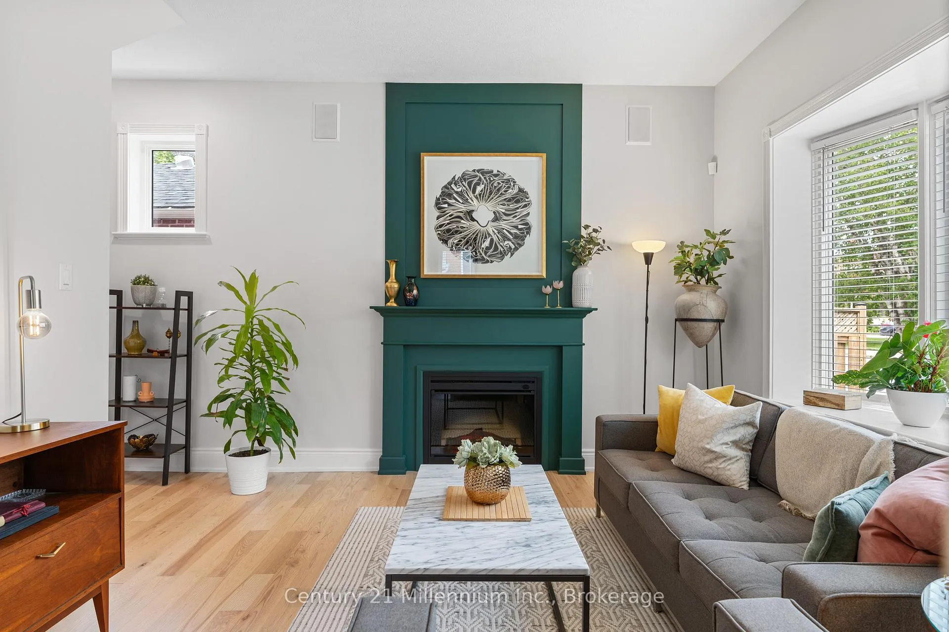 Photo 11 of 176 5th A Street E, Owen Sound — HOMEH