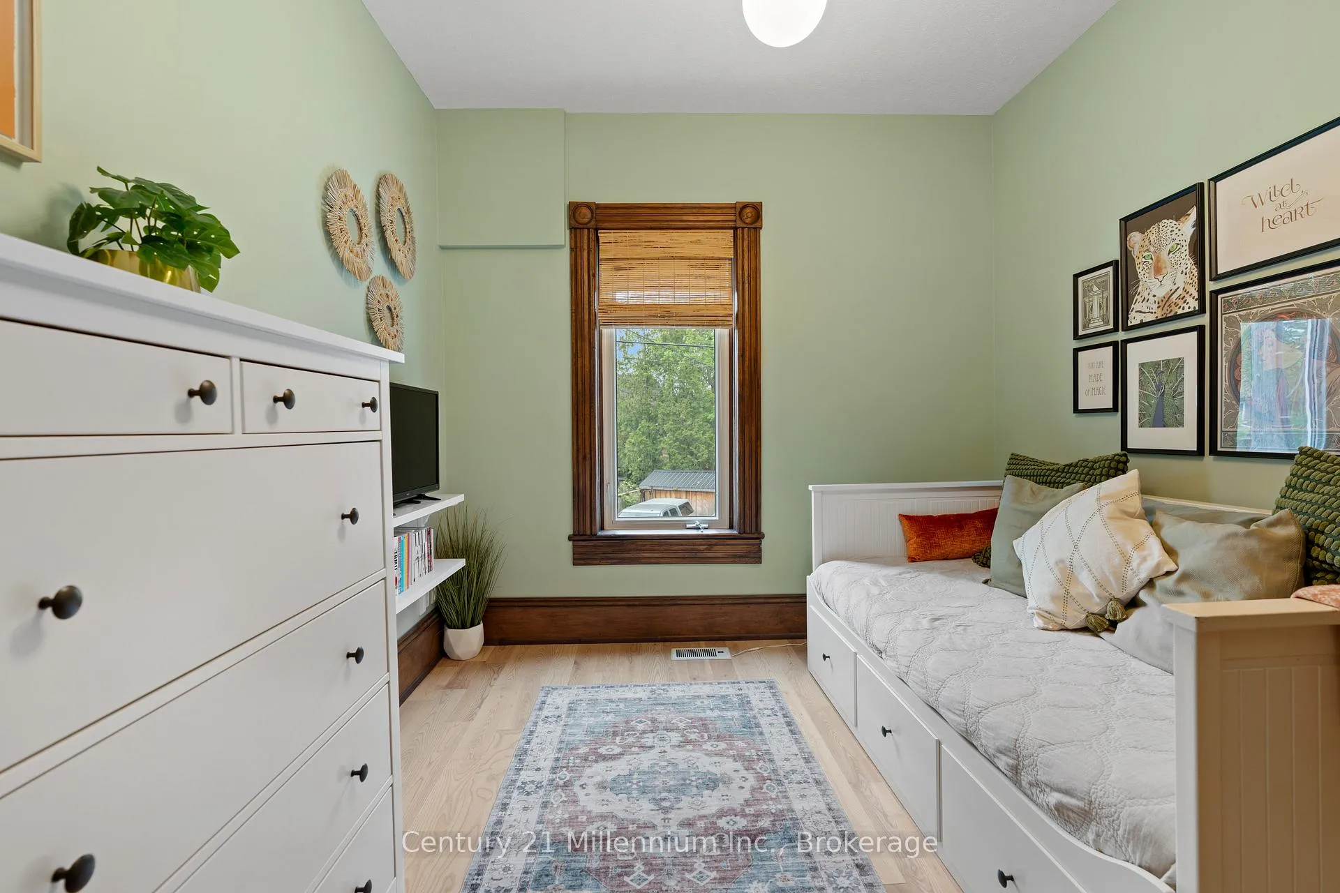 Photo 26 of 176 5th A Street E, Owen Sound — HOMEH