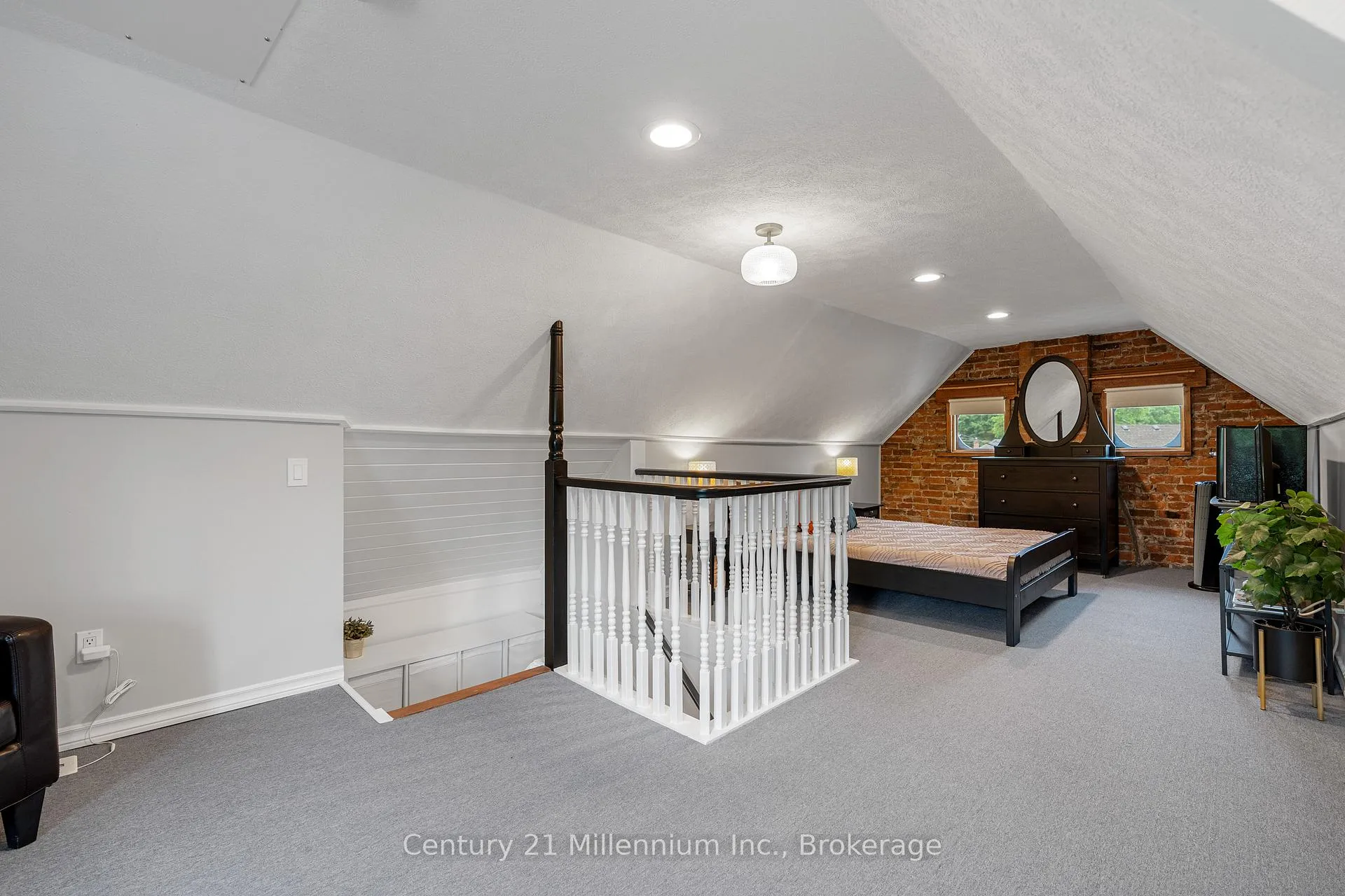 Photo 33 of 176 5th A Street E, Owen Sound — HOMEH