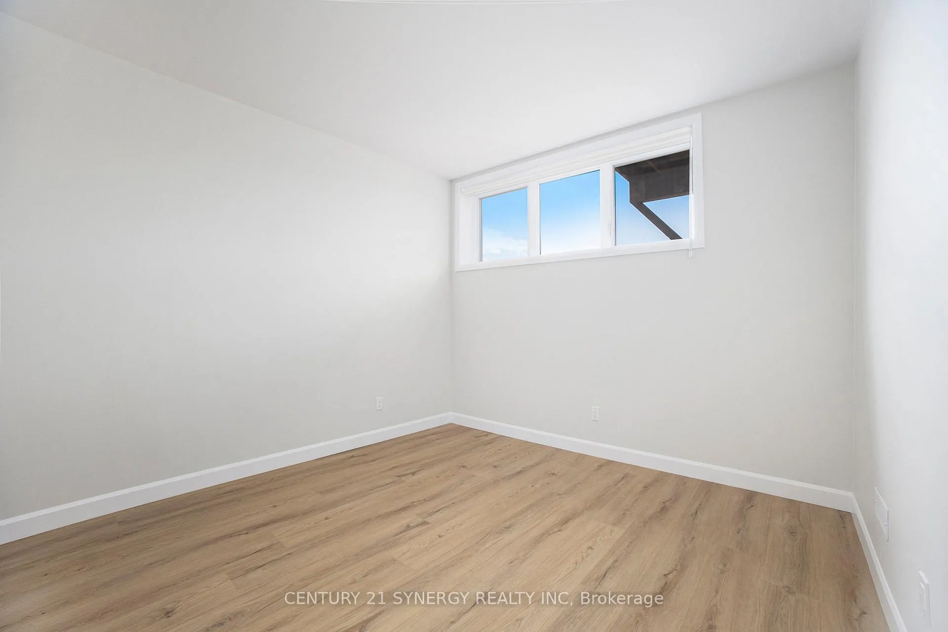 Photo 7 of Unit B, 65 Helen Street, North Stormont, North Stormont (Finch) Twp — HOMEH