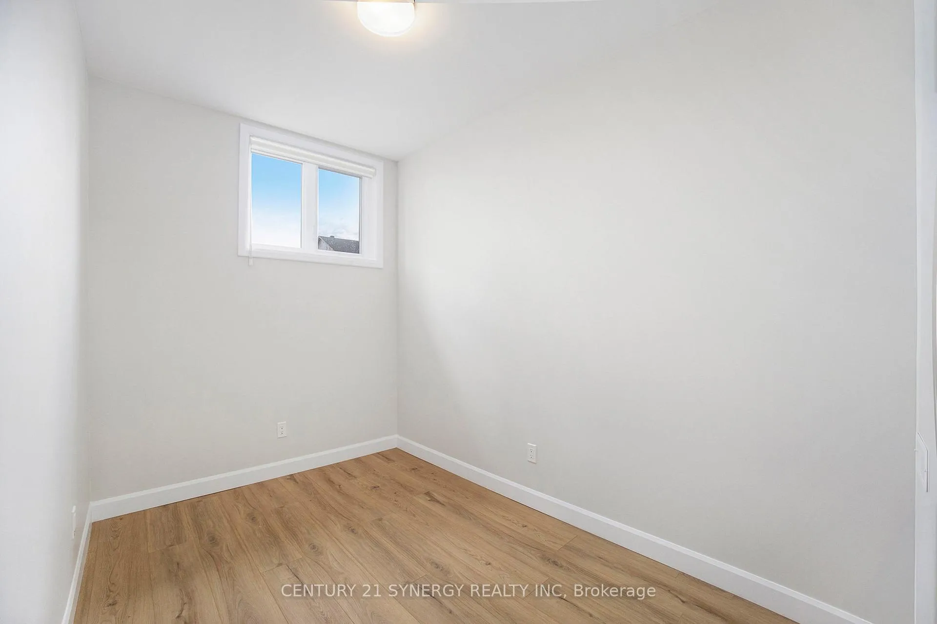 Photo 11 of Unit B, 65 Helen Street, North Stormont, North Stormont (Finch) Twp — HOMEH