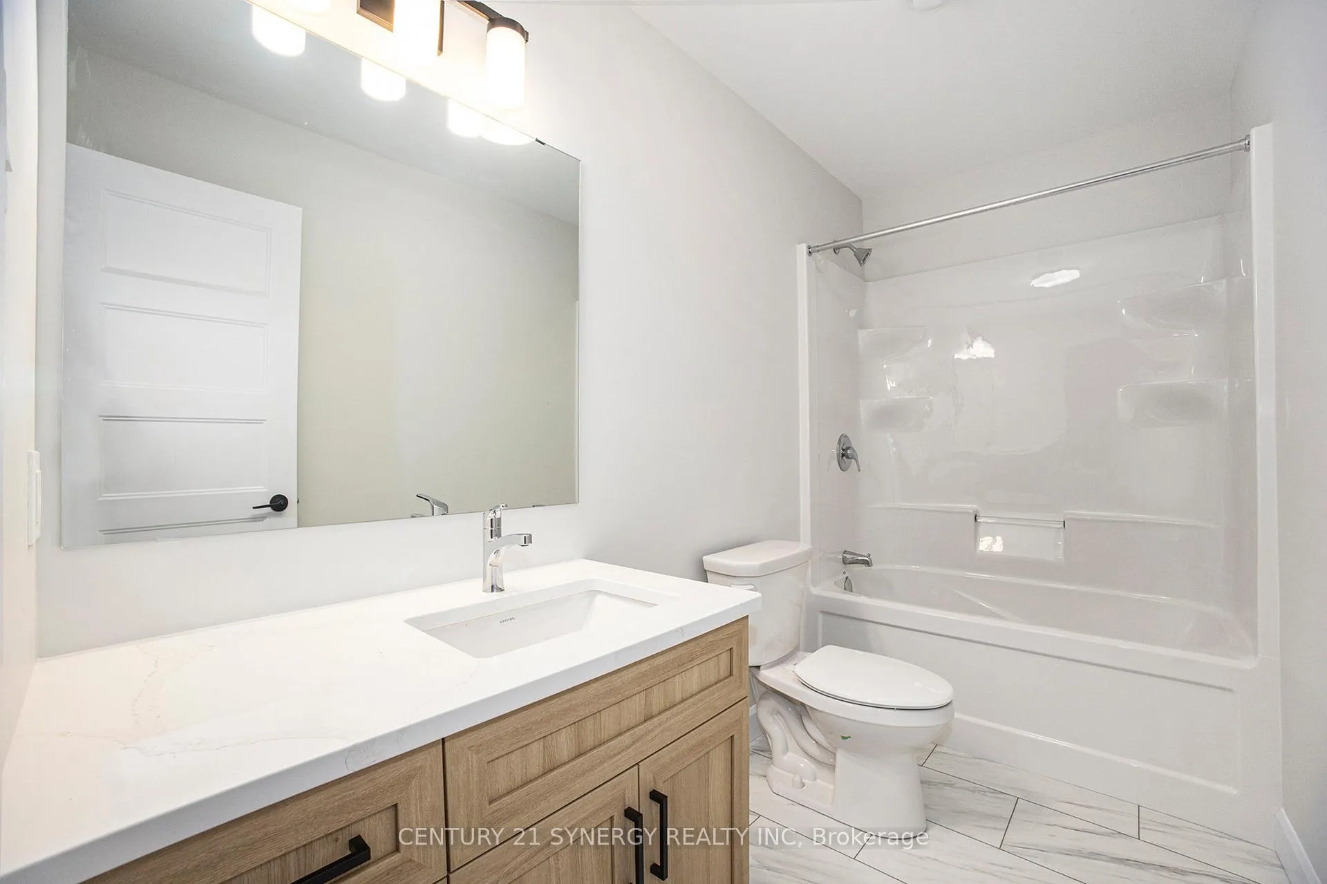 Photo 13 of Unit B, 65 Helen Street, North Stormont, North Stormont (Finch) Twp — HOMEH