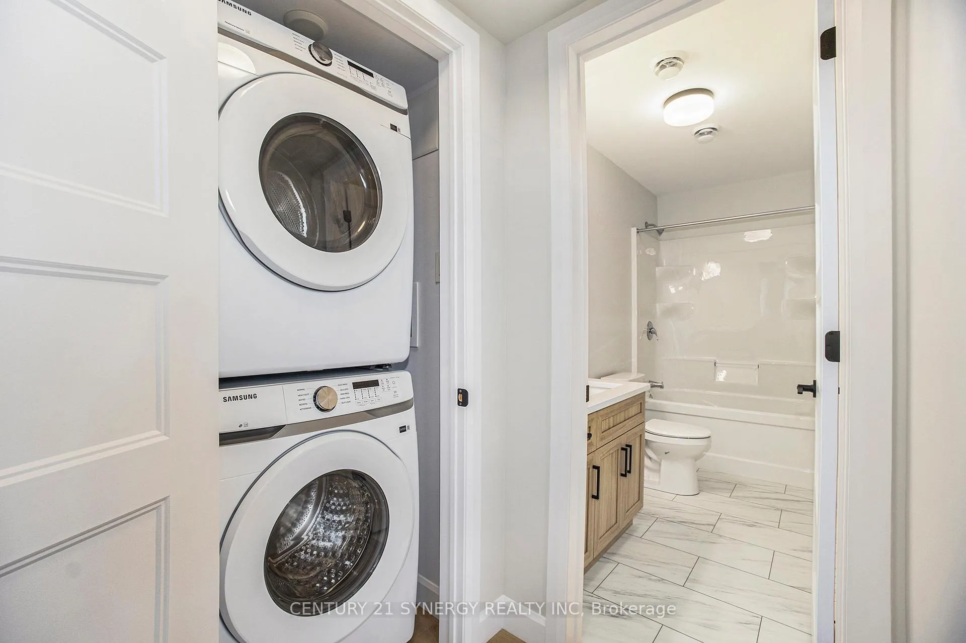 Photo 14 of Unit B, 65 Helen Street, North Stormont, North Stormont (Finch) Twp — HOMEH