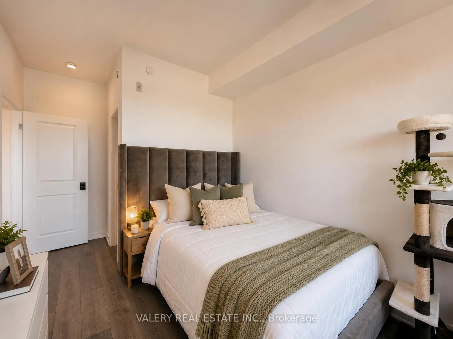 Photo 8 of Unit 236, 101 Shoreview Place, Hamilton, Lakeshore — HOMEH