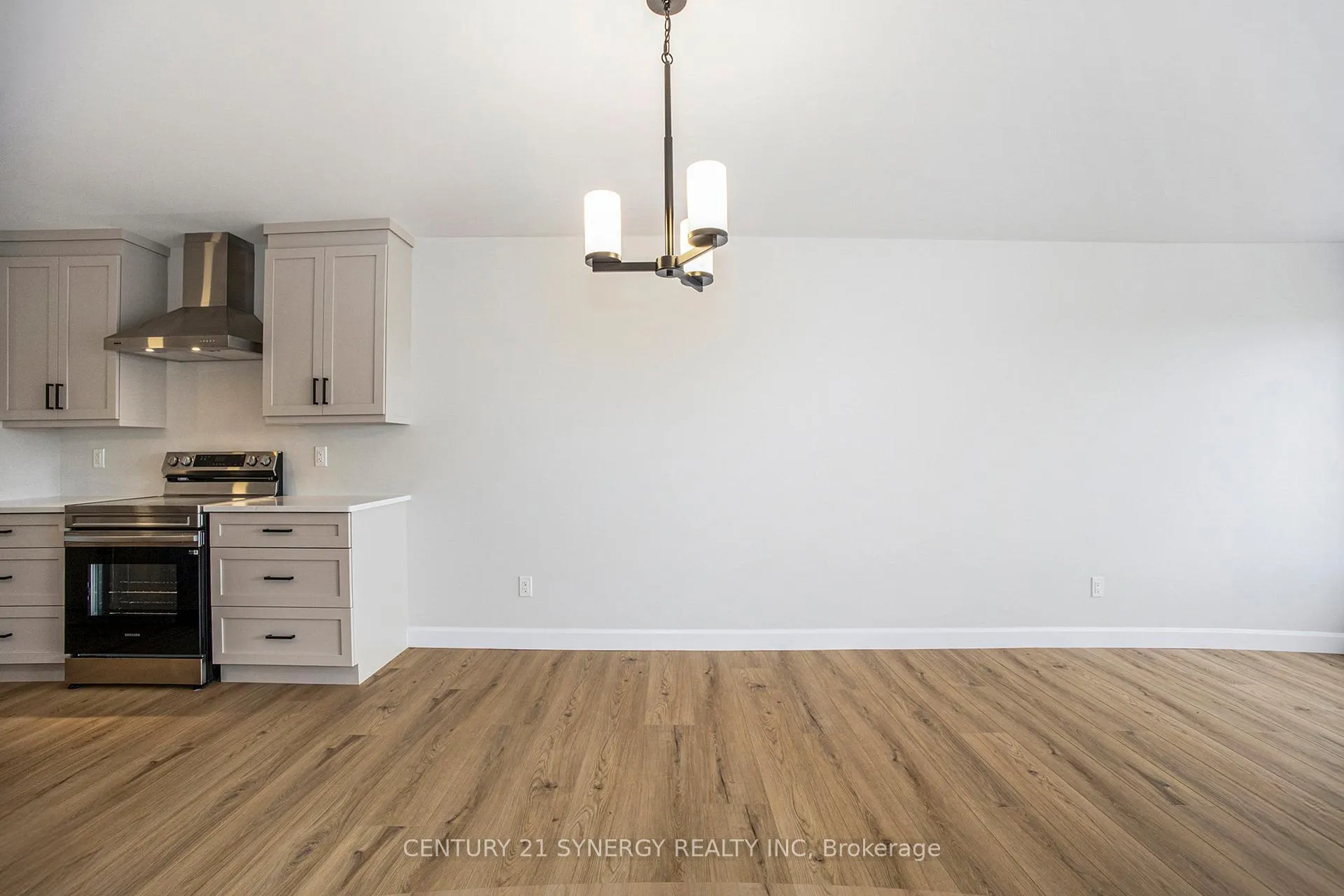 Photo 11 of Unit A, 65 Helen Street, North Stormont, North Stormont (Finch) Twp — HOMEH