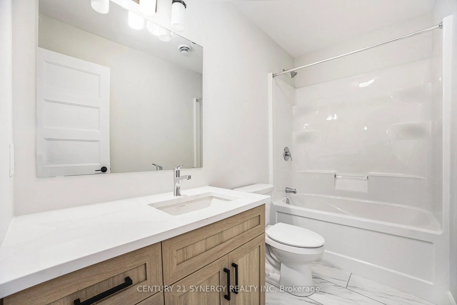 Photo 19 of Unit A, 65 Helen Street, North Stormont, North Stormont (Finch) Twp — HOMEH