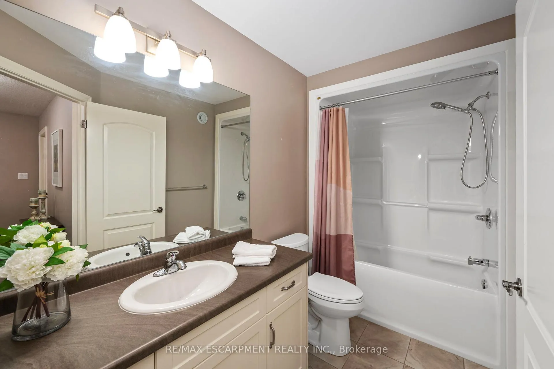Photo 24 of 1863 Ballymote Avenue, London, North C — HOMEH