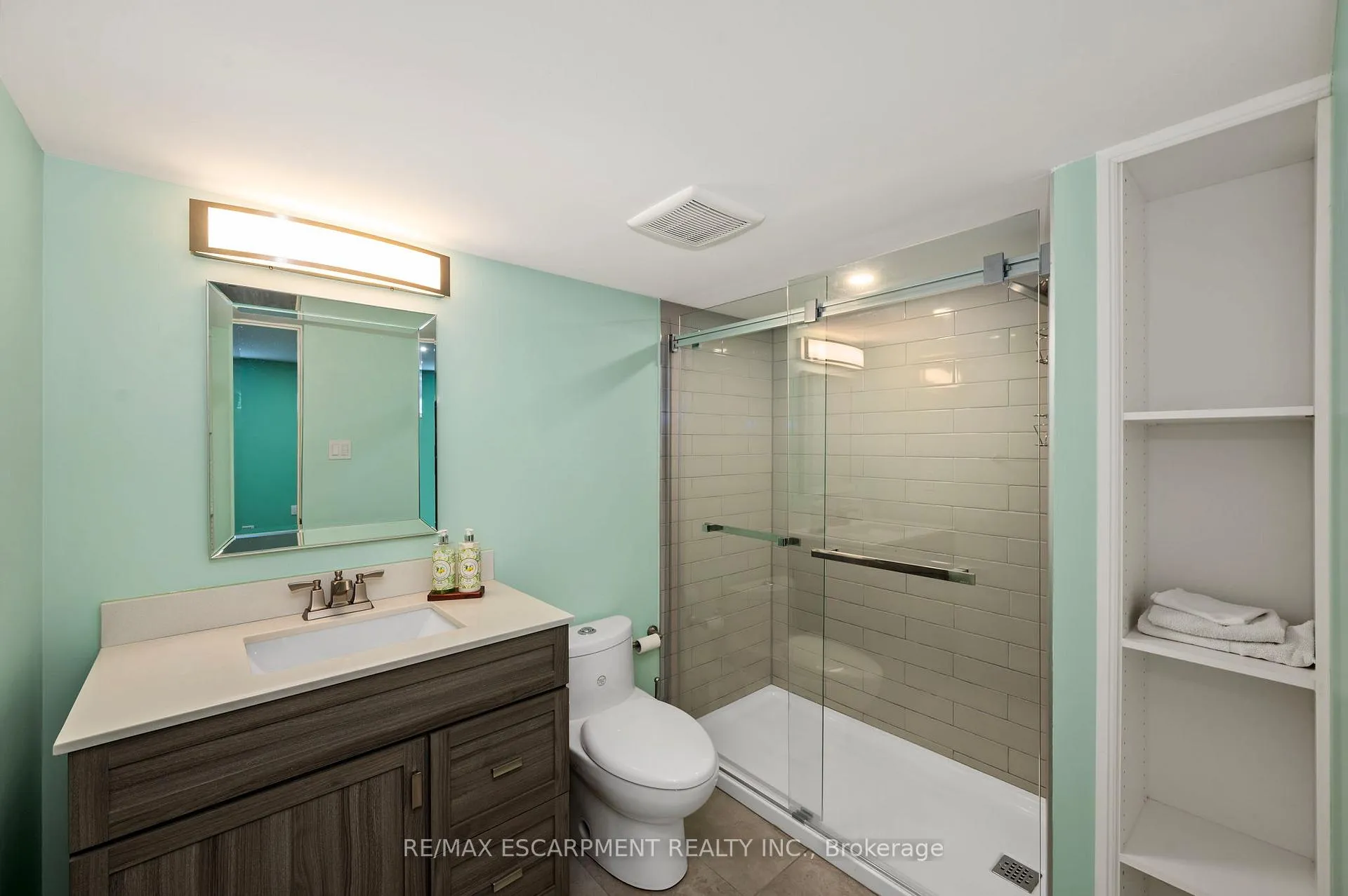Photo 29 of 1863 Ballymote Avenue, London, North C — HOMEH