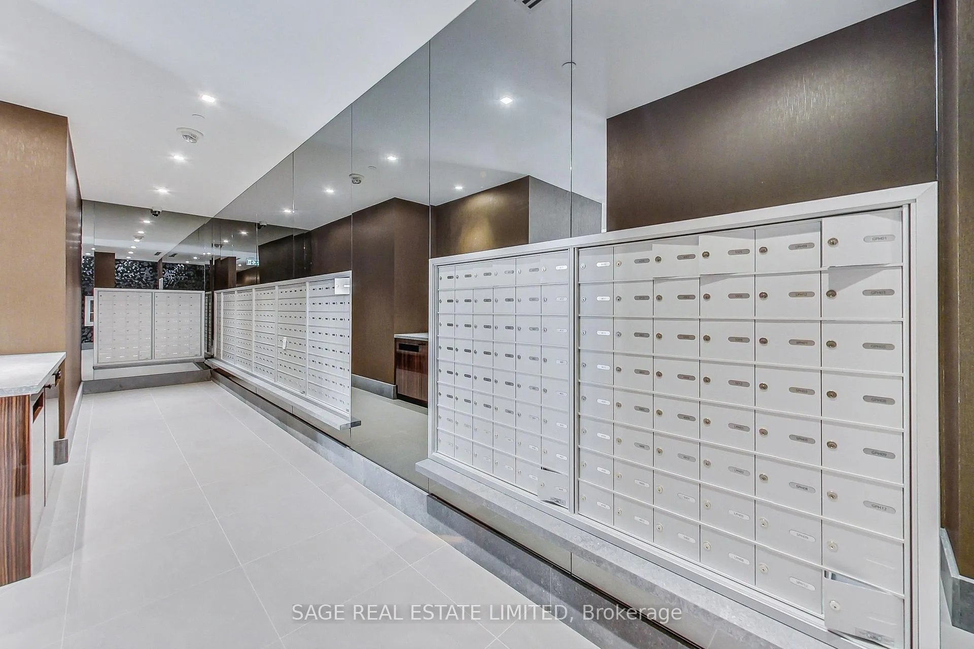 Photo 2 of Unit 2502, 8 Mercer Street, Toronto, Waterfront Communities — HOMEH