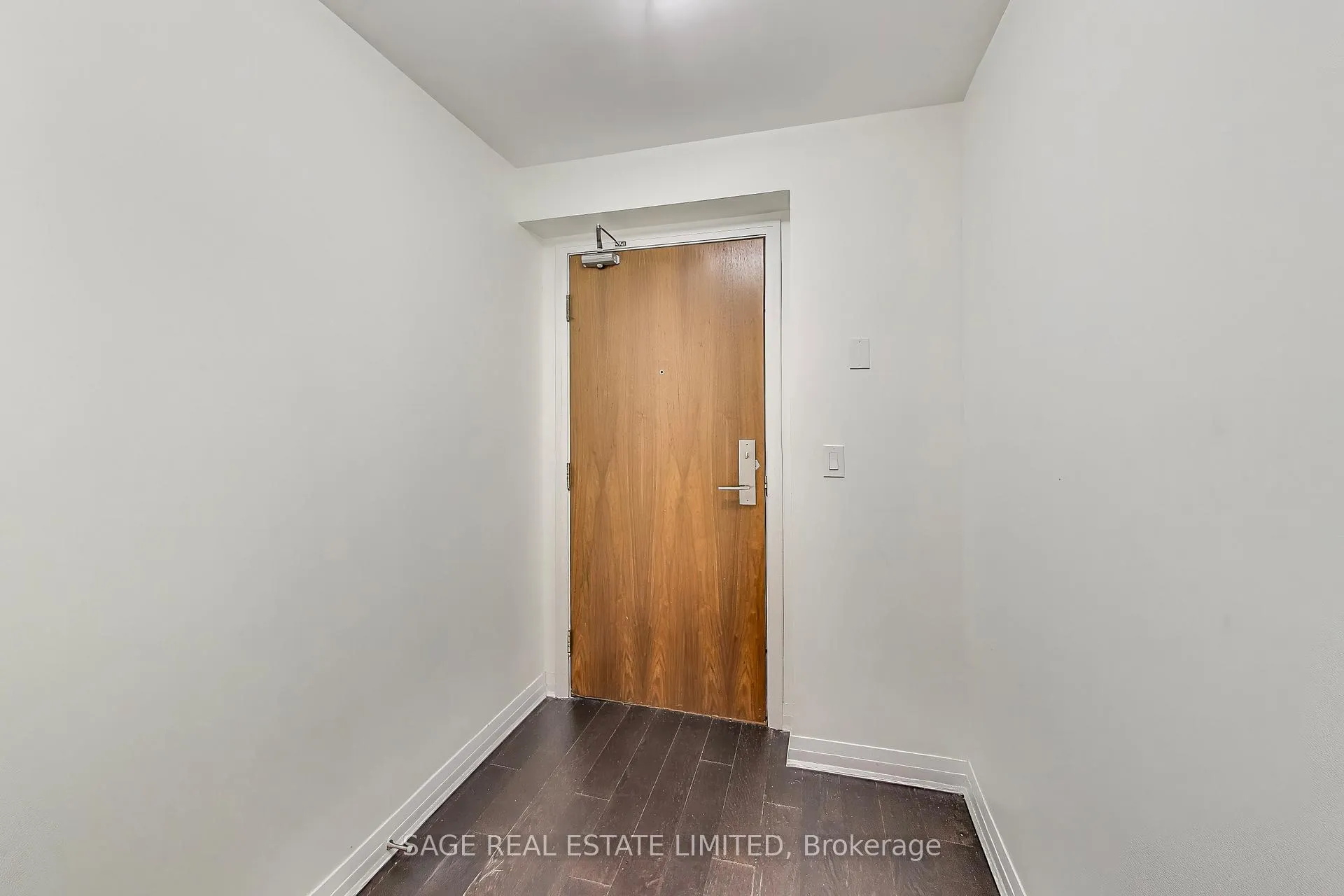 Photo 4 of Unit 2502, 8 Mercer Street, Toronto, Waterfront Communities — HOMEH