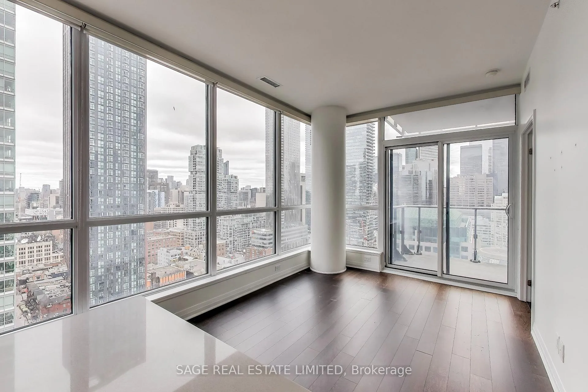 Photo 5 of Unit 2502, 8 Mercer Street, Toronto, Waterfront Communities — HOMEH