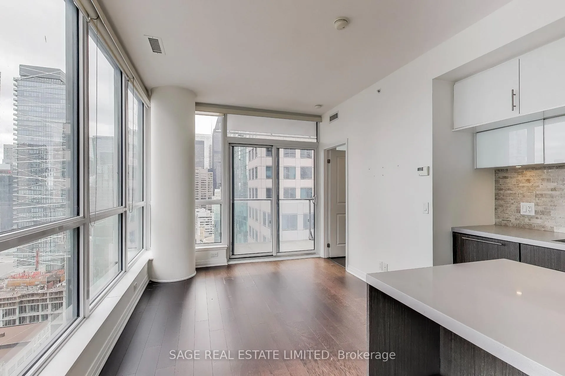Photo 6 of Unit 2502, 8 Mercer Street, Toronto, Waterfront Communities — HOMEH