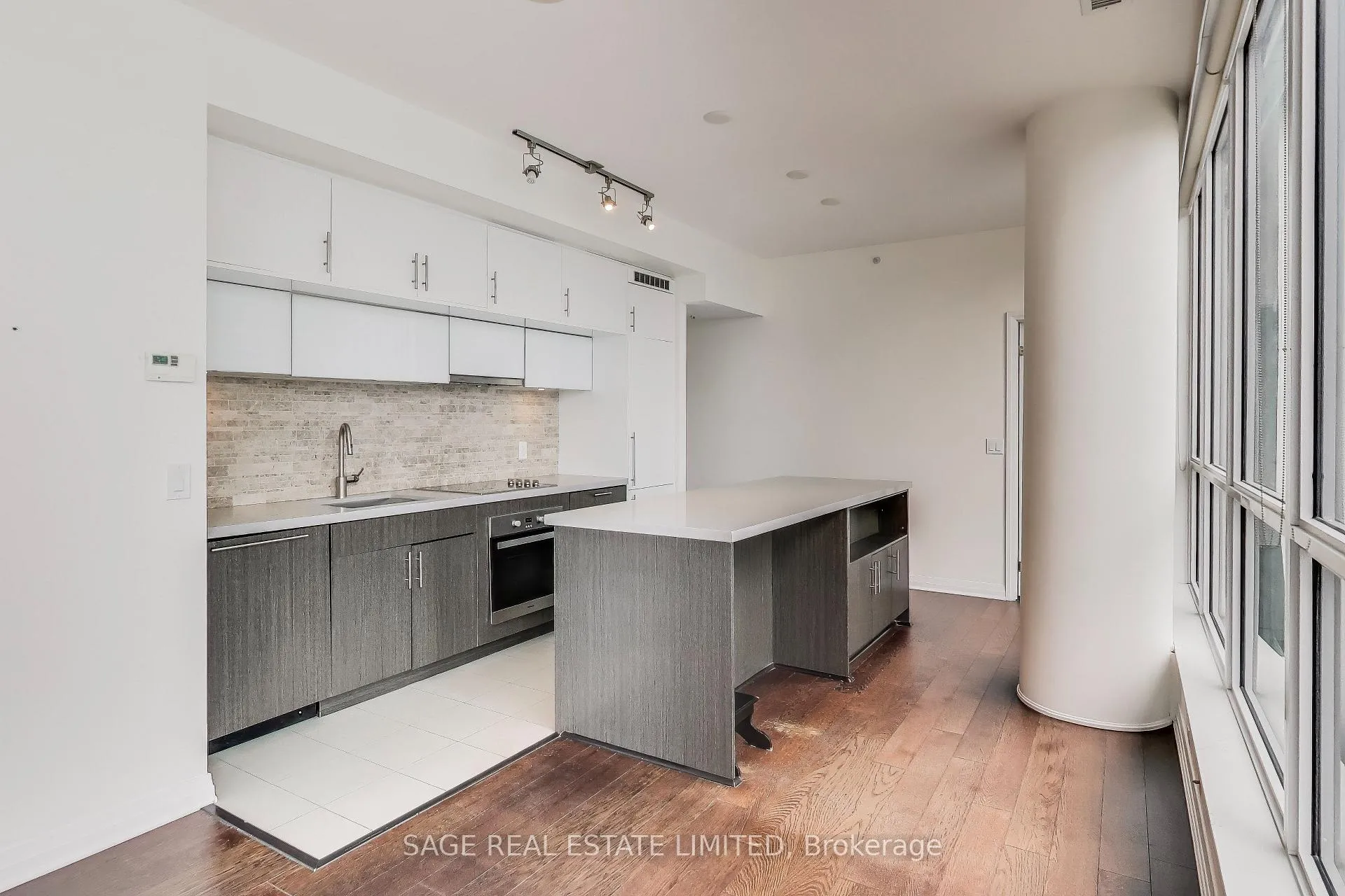 Photo 8 of Unit 2502, 8 Mercer Street, Toronto, Waterfront Communities — HOMEH