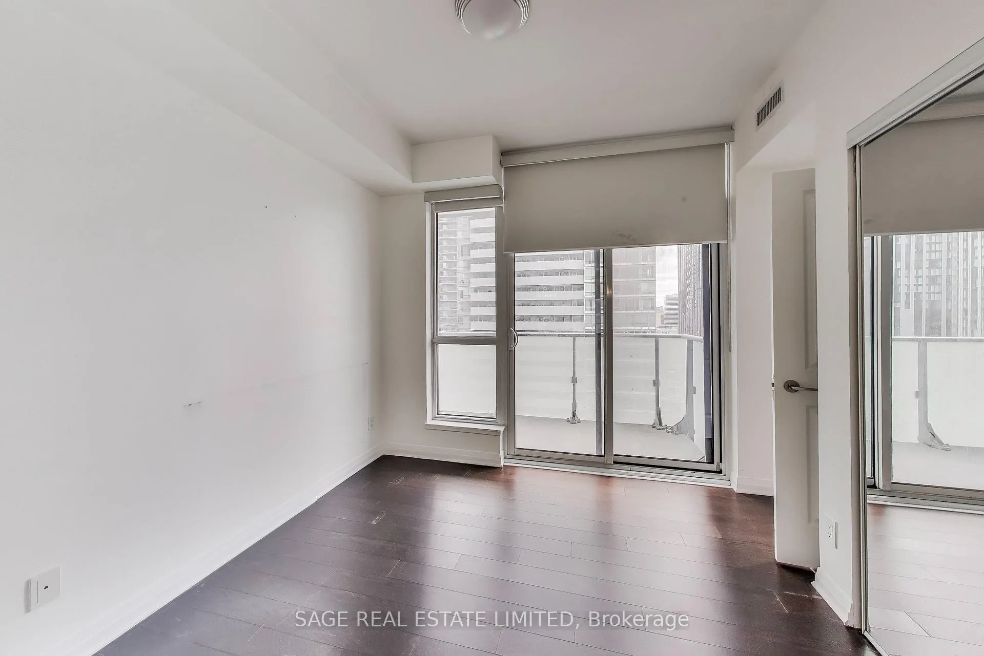 Photo 12 of Unit 2502, 8 Mercer Street, Toronto, Waterfront Communities — HOMEH