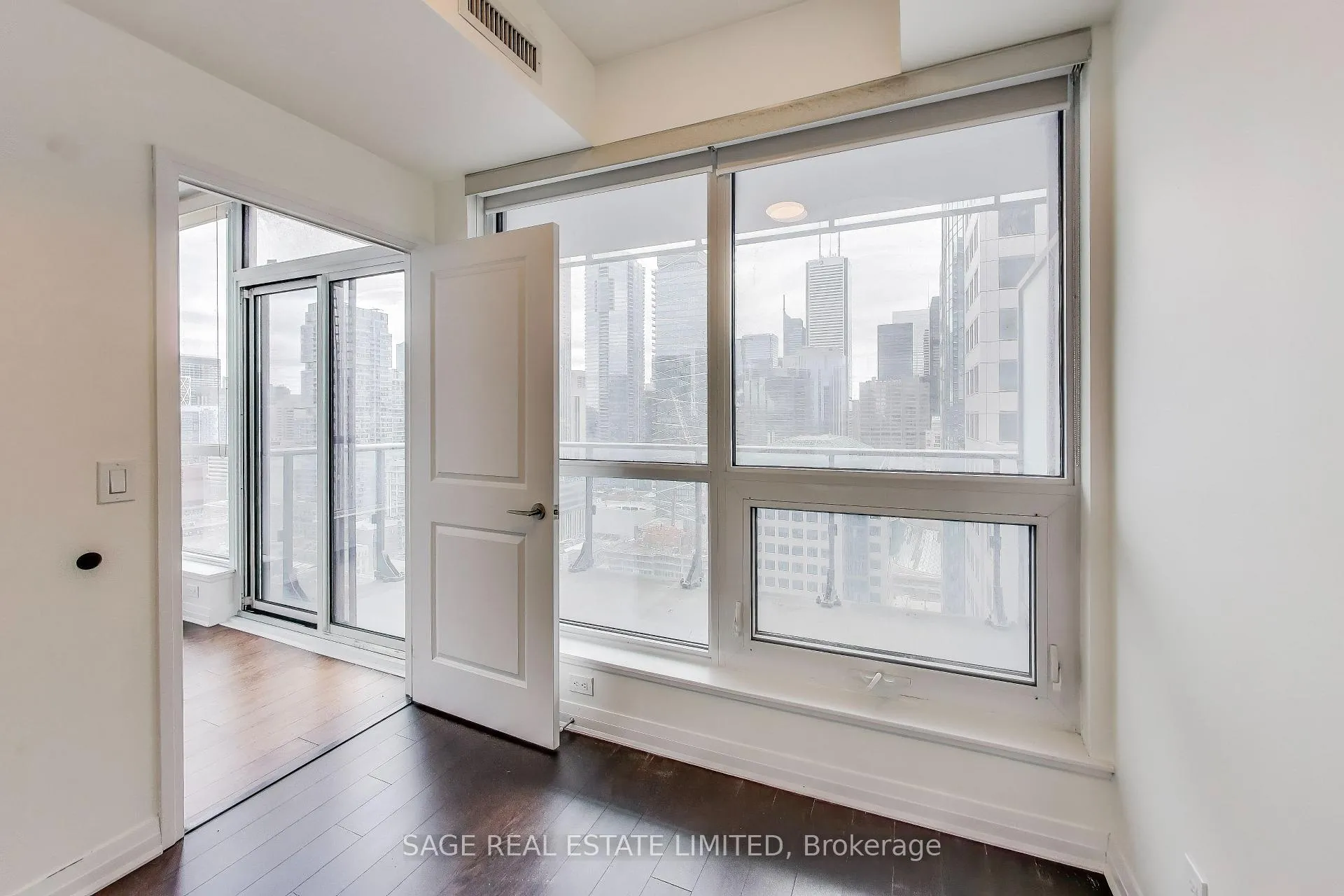 Photo 19 of Unit 2502, 8 Mercer Street, Toronto, Waterfront Communities — HOMEH