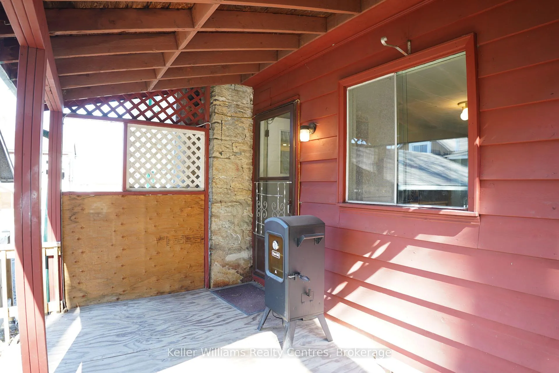 Photo 8 of 1671 4th Avenue E, Owen Sound — HOMEH