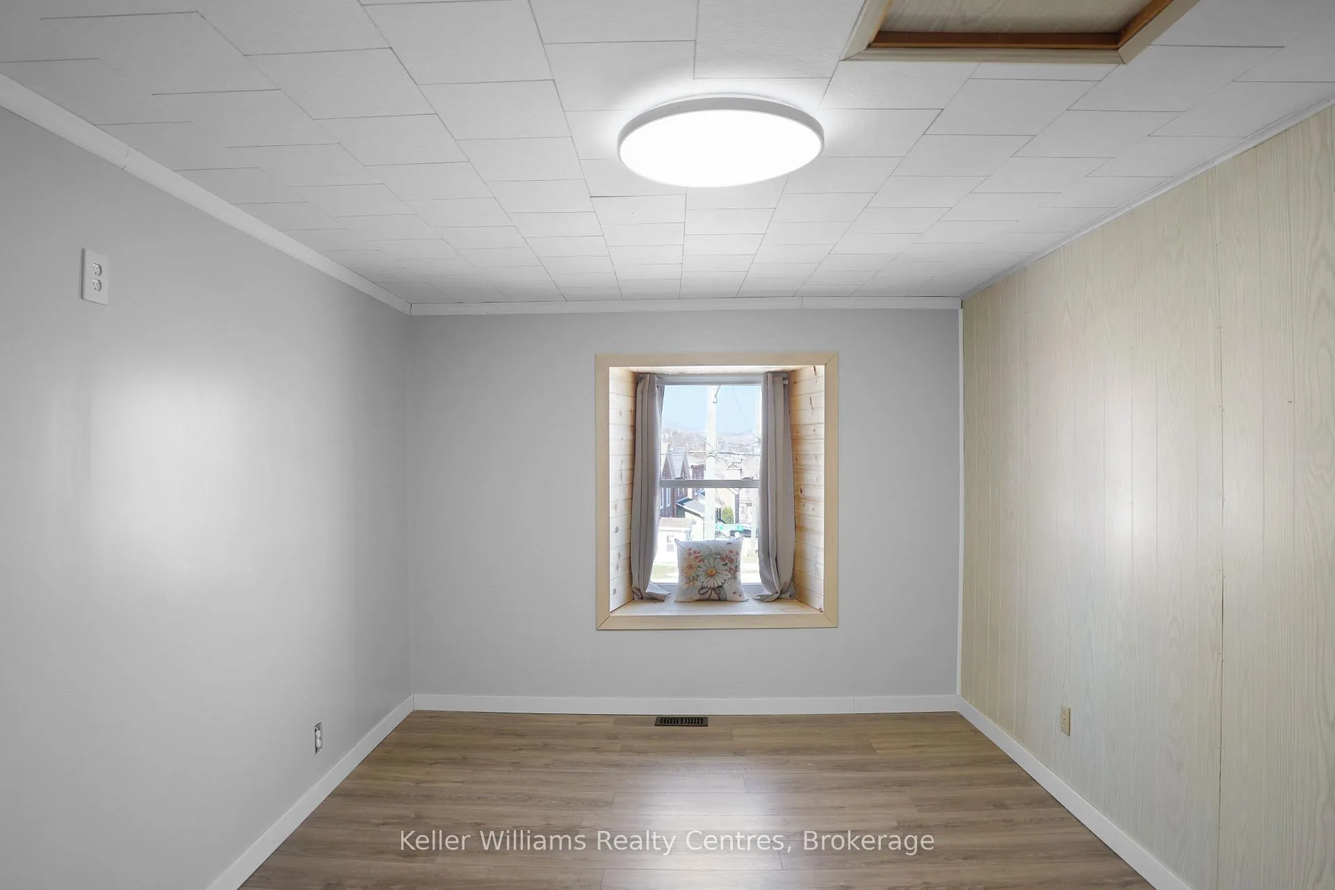 Photo 31 of 1671 4th Avenue E, Owen Sound — HOMEH