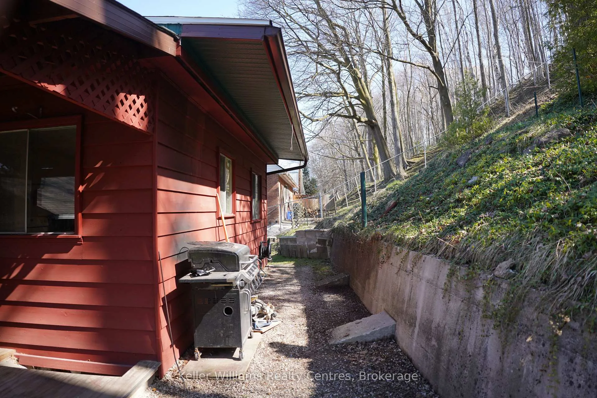 Photo 38 of 1671 4th Avenue E, Owen Sound — HOMEH