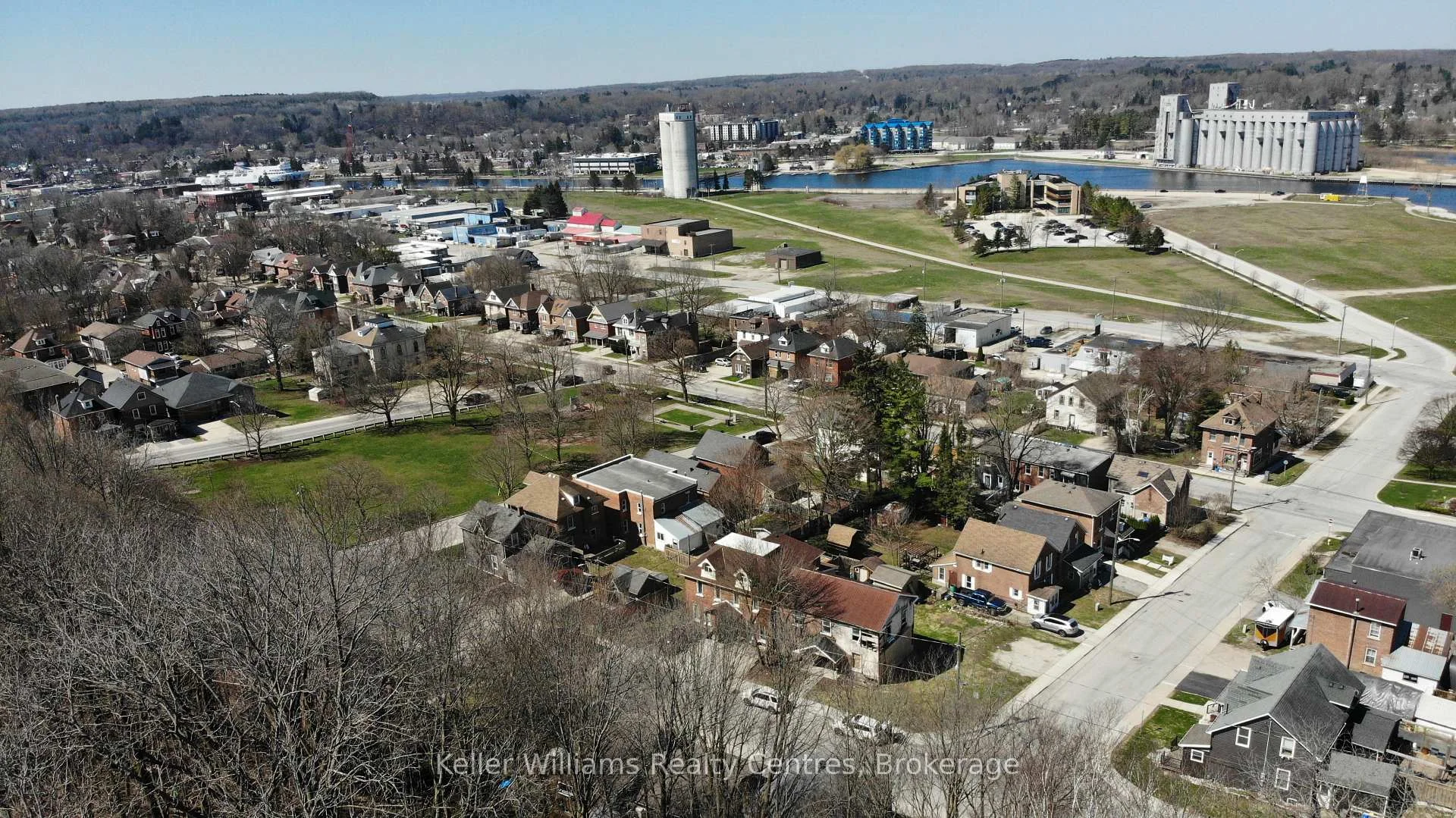 Photo 3 of 1671 4th Avenue E, Owen Sound — HOMEH