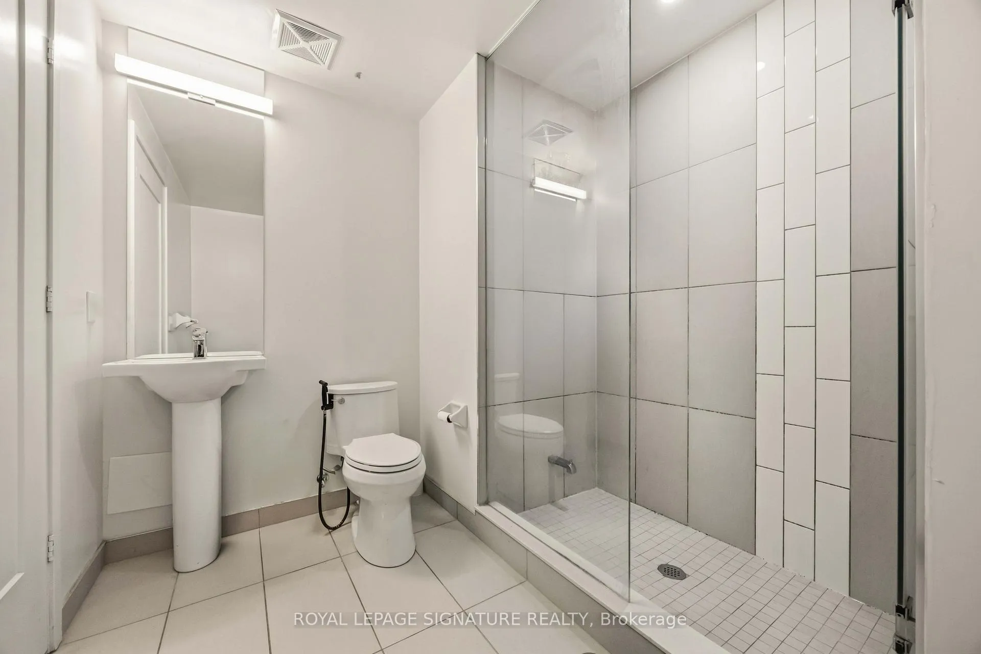 Photo 11 of Unit 913, 60 Princess Street, Toronto, Waterfront Communities — HOMEH