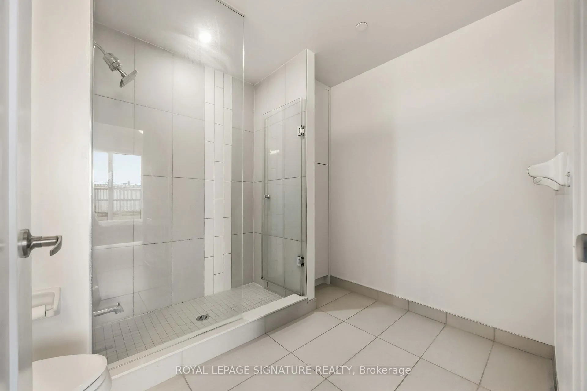 Photo 12 of Unit 913, 60 Princess Street, Toronto, Waterfront Communities — HOMEH